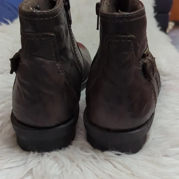 Clarks Bendable Dark Brown Leather Ankle Boots with Zipper - Picture 6 of 10